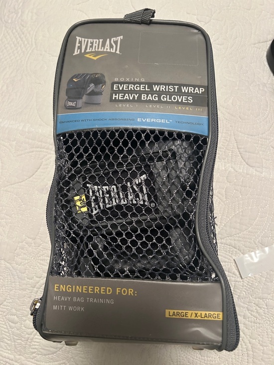 Everlast Other - Everlast Black and Yellow Heavy Bag Wrist Wrap Gloves with Mesh Carry Case